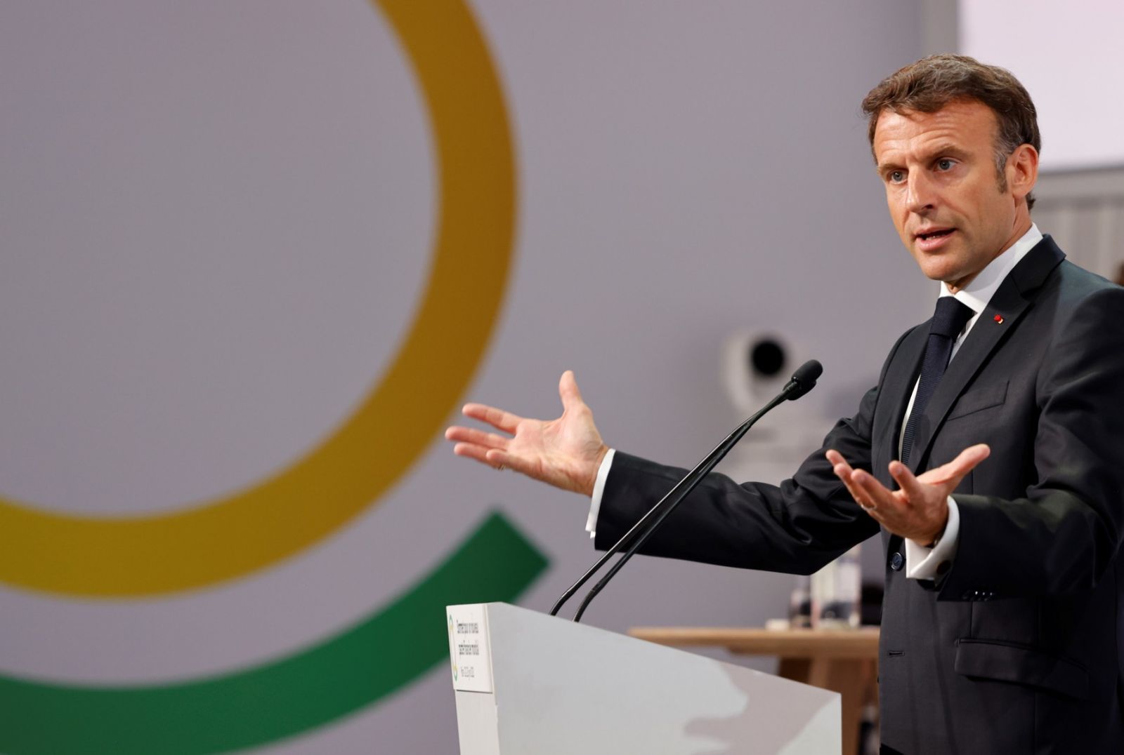 Climate finance summit kicks off in Paris