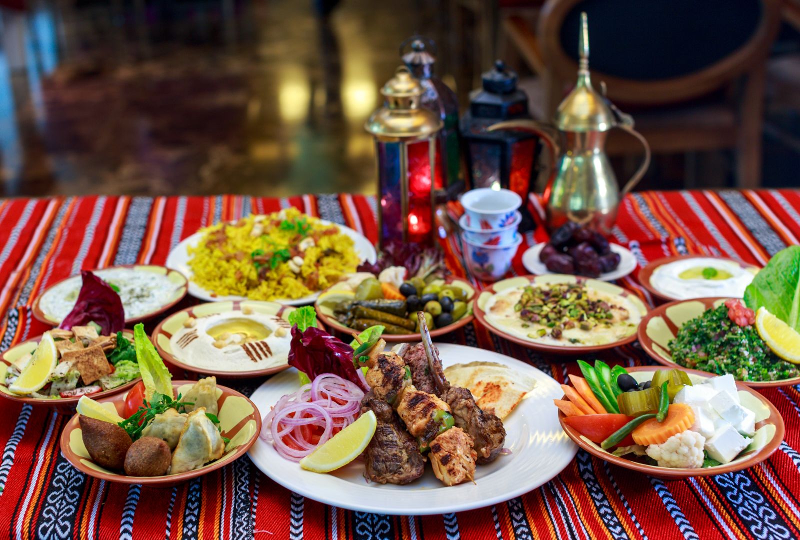 How to calculate gratuity in UAE: Tipping in Dubai