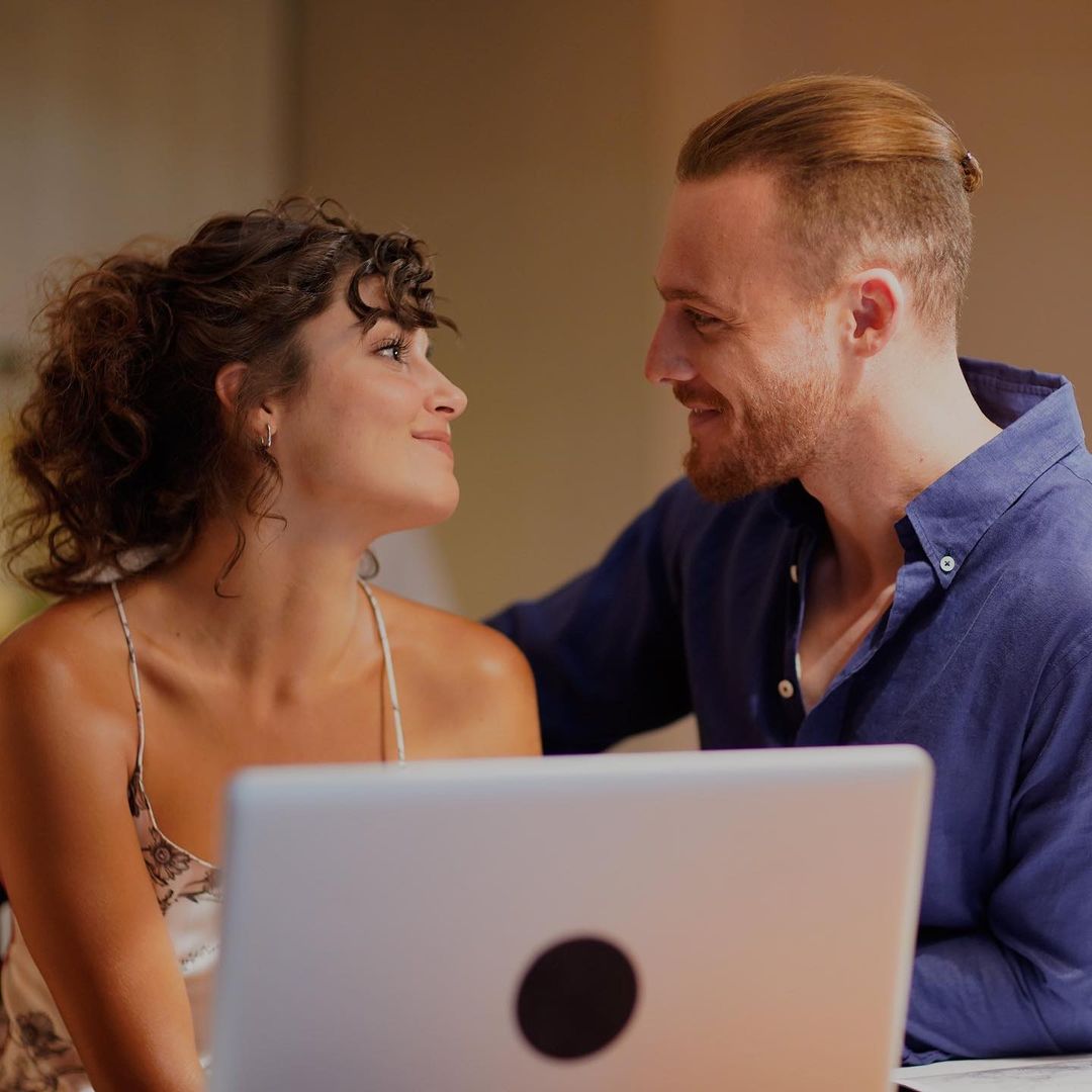 Hande Ercel Kerem Bursin America USA training English language Lori Lively