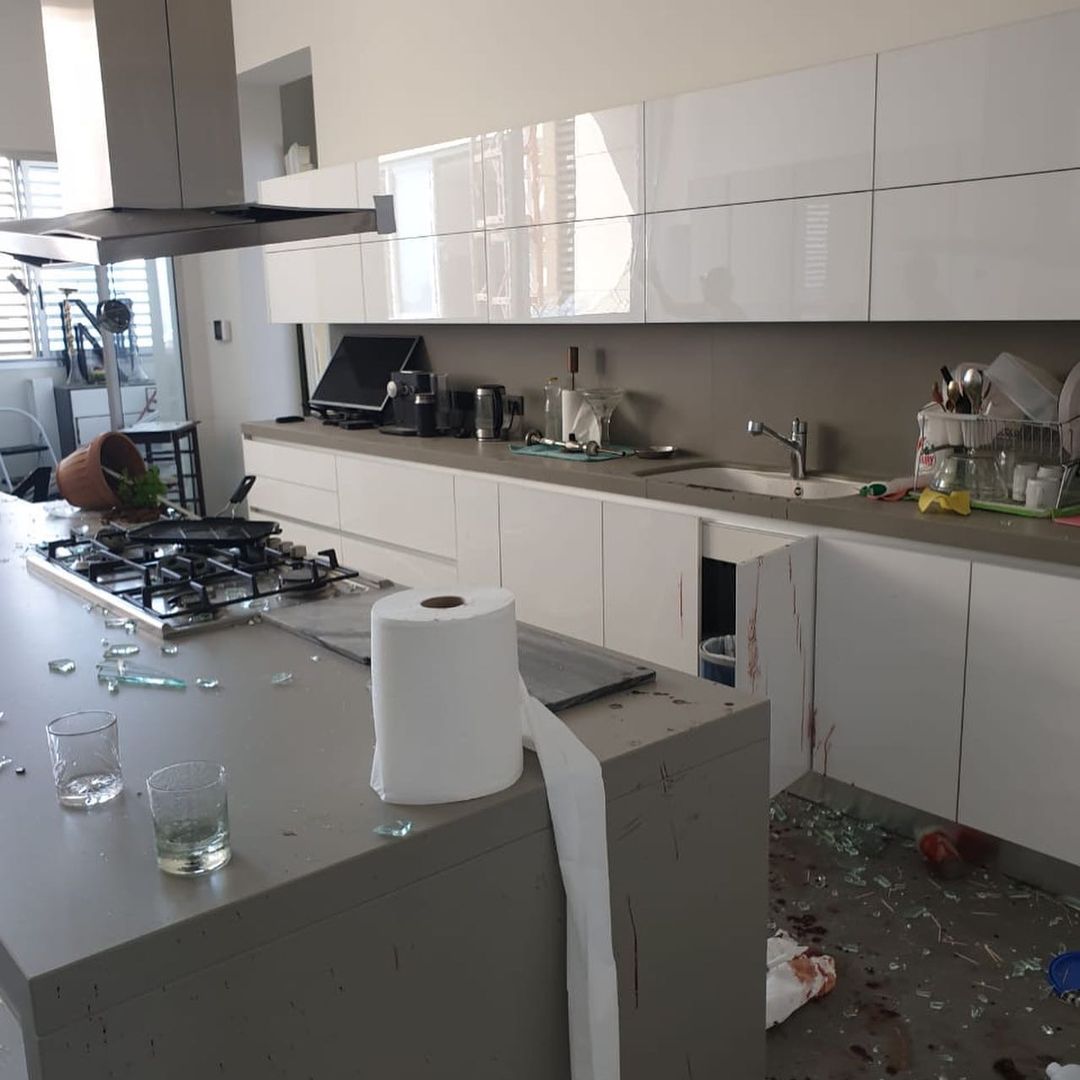""Nadine Njeim beirut blast destroyed home blood