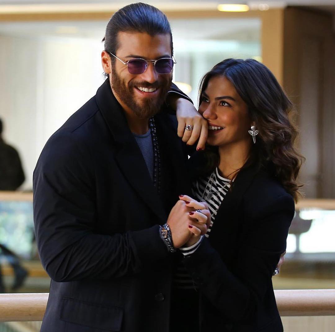 Can Yaman ve Demet Özdemir için Yeni Bir 2022 Gösterisi mi?