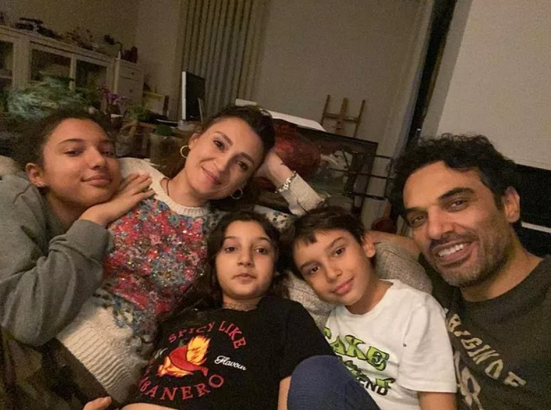 Uğur Aslan Wife Sema Ergenekon family picture children aile resmi çocuklar