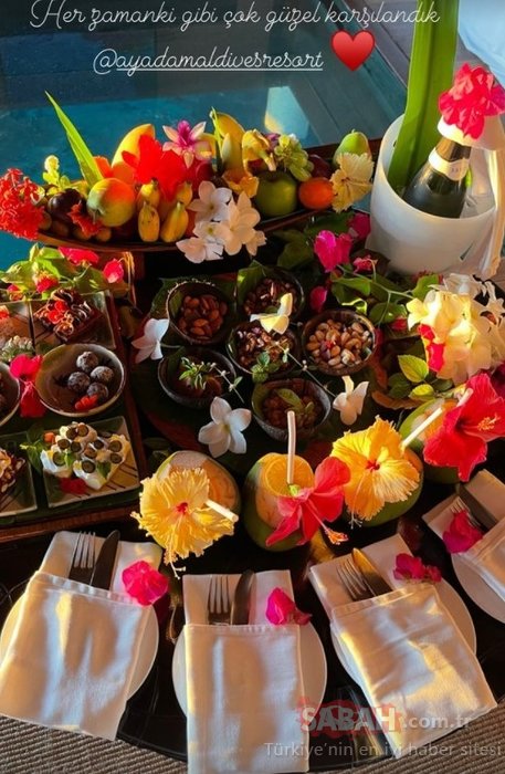 ""Hande Erçel's Sister Gamze Erçel kız kardeş Maldives Caner Yıldırım Aylin Mavi Yıldırım 