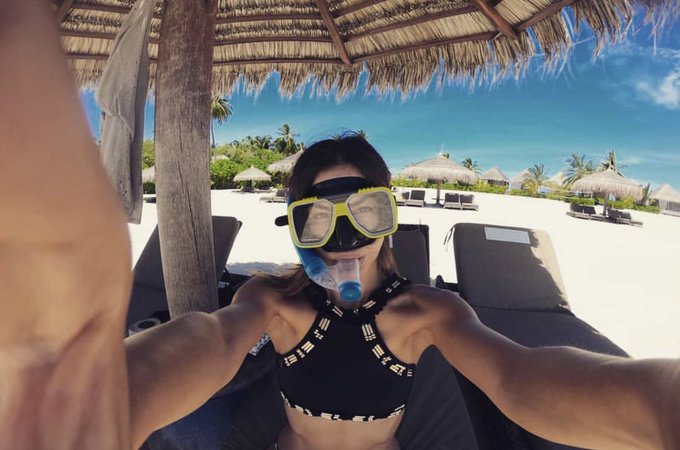 Can Yaman Demet Özdemir Maldives Vacation Pictures