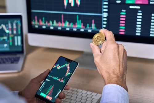 What's the difference between Forex & crypto trading