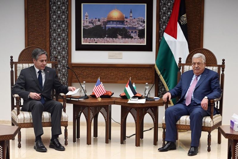 ""عباس خلال استقباله وزير الخارجية الأميركي أنتوني بلينكن في مدينة رام الله
