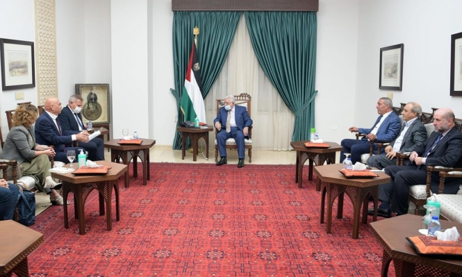 ""عباس يلتقي وفد ميرتس