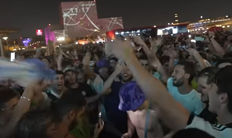 ""انفلونزا الابل يتفشى في مواقع التواصل وليس بين الجماهير في قطر