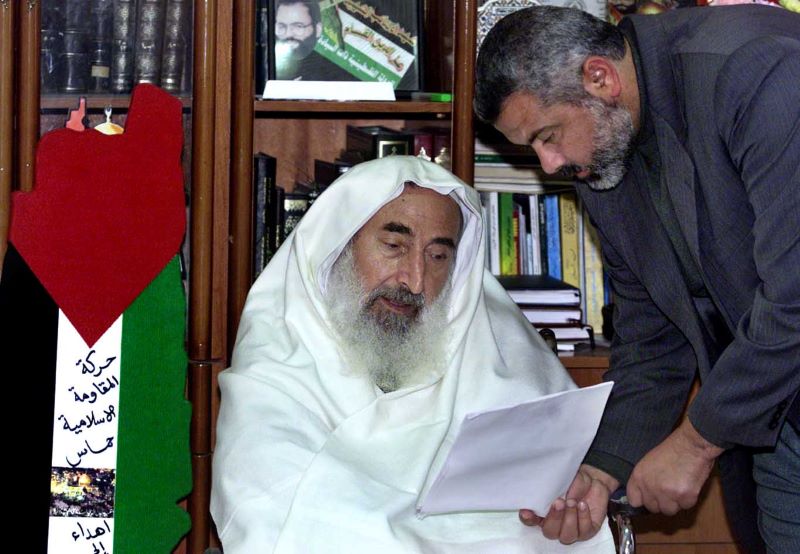 ""اسماعيل هنية مع الشيخ احمد ياسين