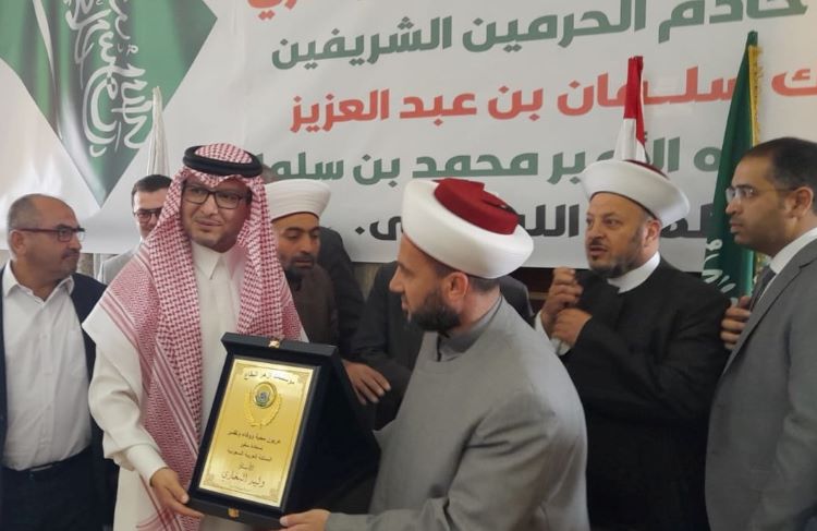 ""السفير السعودي وليد البخاري خلال جولته في منطقة البقاع اللبناني