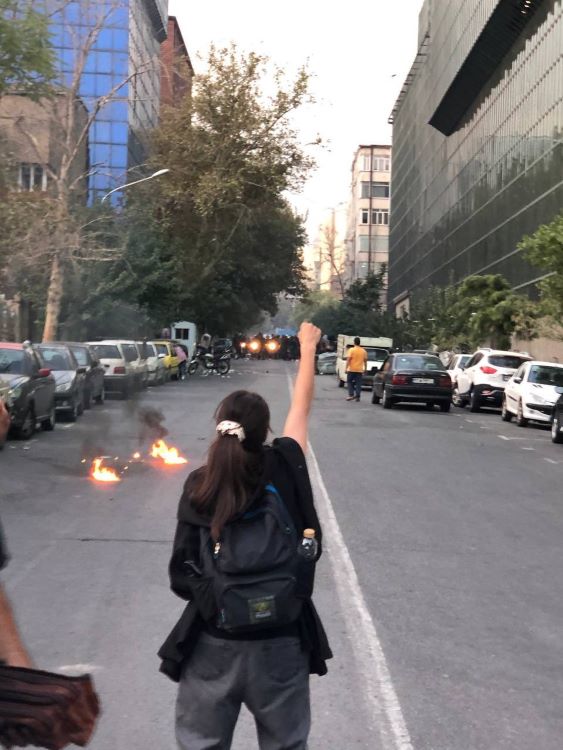 ""الاحتجاجات على وفاة مهسا أميني هي الاكبر في ايران منذ اضطرابات نوفمبر/تشرين الثاني 2019 