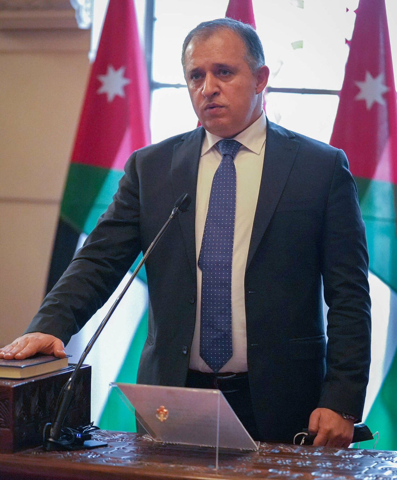 وزير اردني يستقيل بعد ادائه القسم 