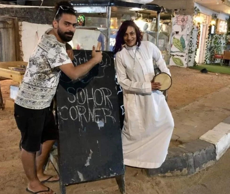 "مسحراتية مصرية في شهر رمضان"