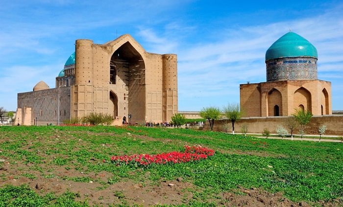 السياحة في كازاخستان