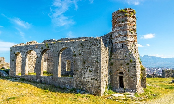 السياحة في البانيا 