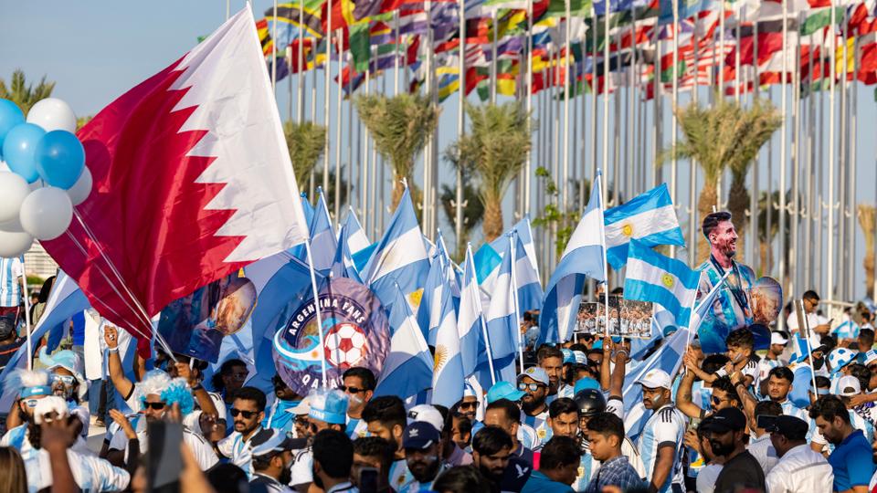 "مشجعو الأرجنتين في كأس العالم قطر"