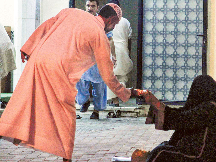 "متسولة ثرية في أبوظبي"
