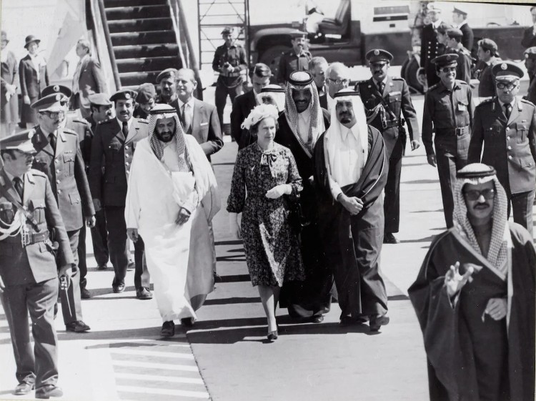 "صور نادرة لزيارة الملكة إليزابيث للسعودية عام 1979"