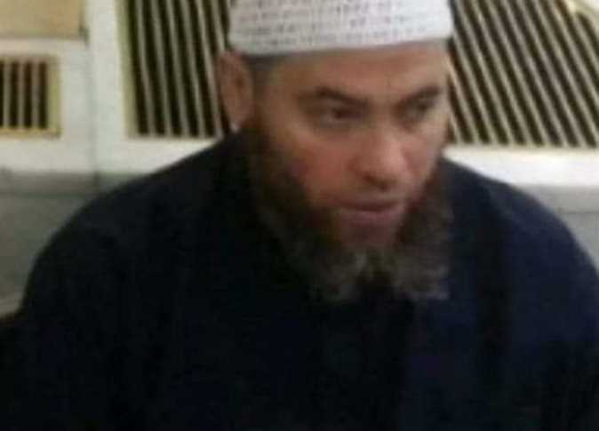 "ذبح مؤذن بسكين داخل المسجد في مصر"