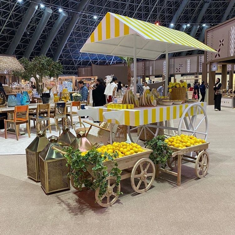 "معرض بساط الريح"