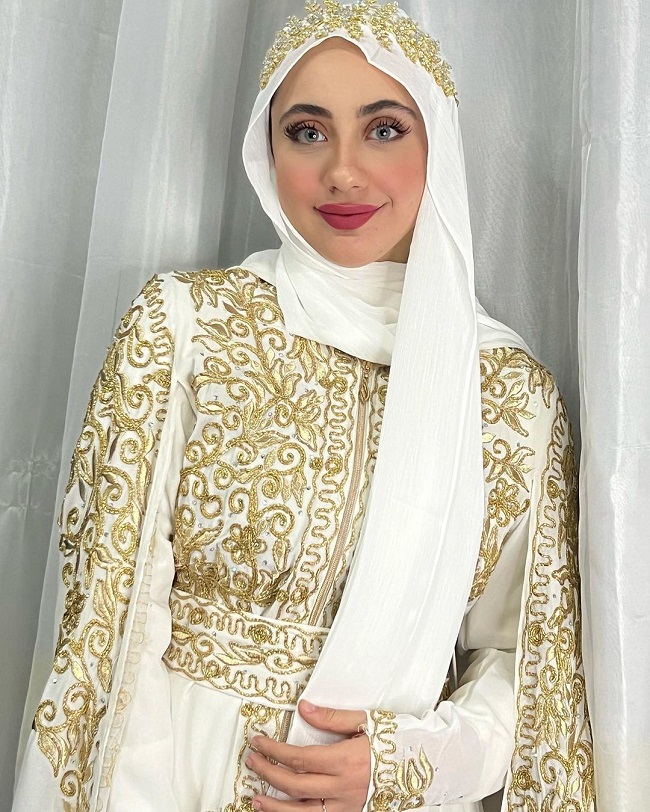 "سالي العوضي"