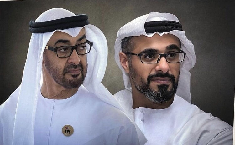 "خالد بن محمد بن زايد و الشيخ محمد بن زايد"