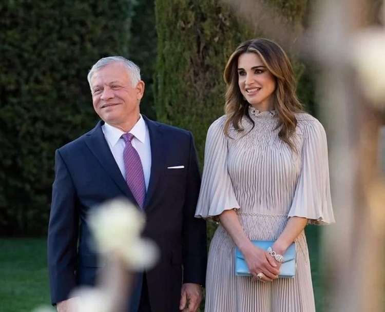 "الملكة رانيا في حفل زفاف الأميرة إيمان"