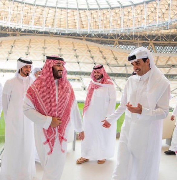 "محمد بن سلمان في الدوحة برفقة الشيخ تميم بن حمد"
