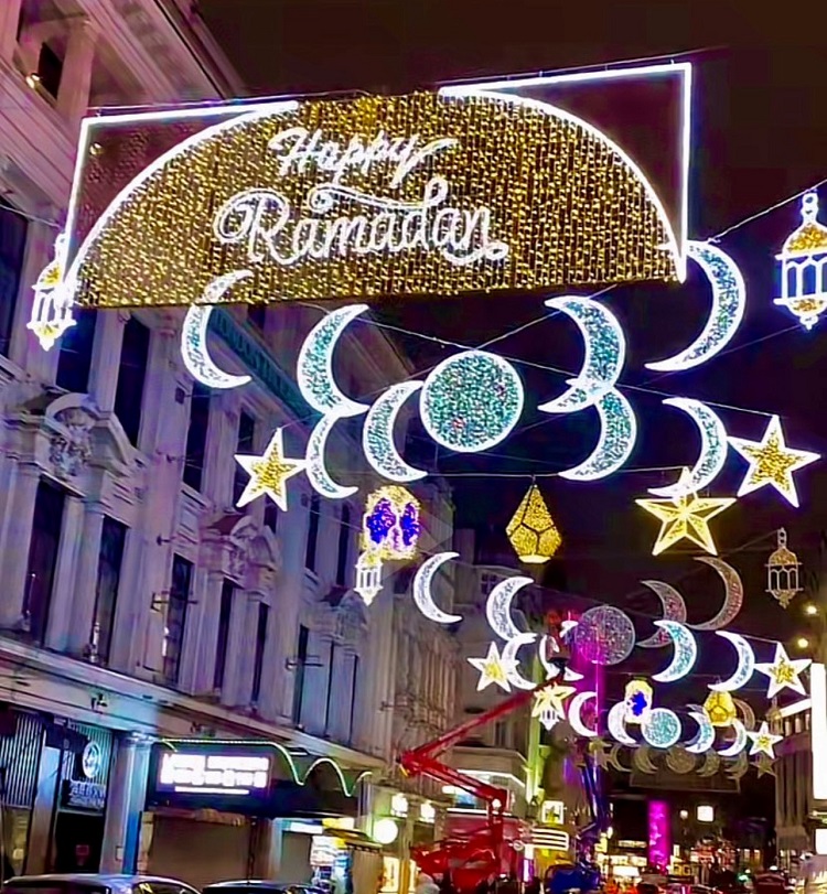 "زينة رمضان تملأ لندن"