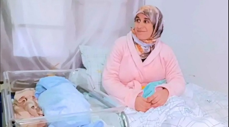 "عائلة الطفل ريان ترزق بمولود ذكر"