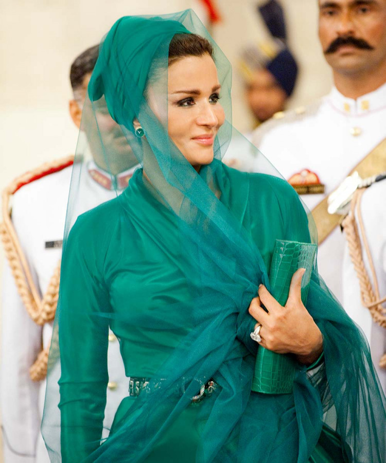 الشيخة موزة بنت ناصر المسند