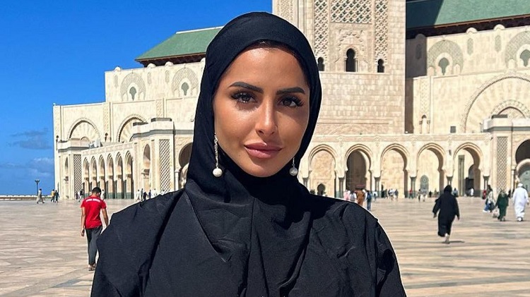 "عارضة الأزياء الفرنسية مارين الحيمر"