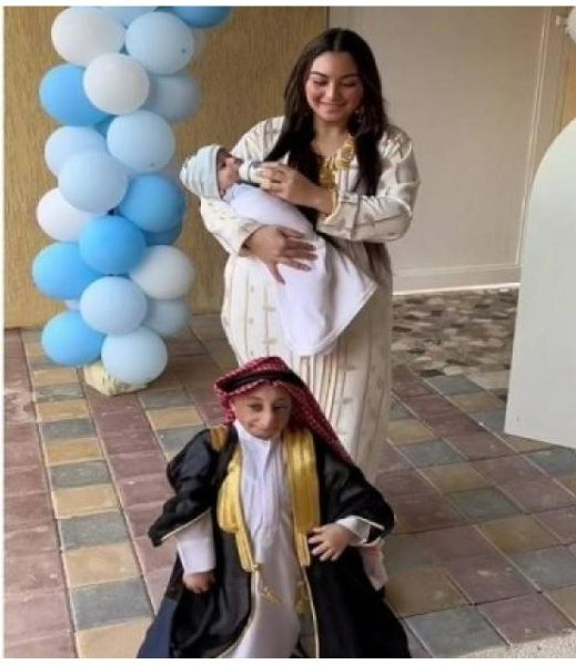 "زوجة عزيز الأحمد"