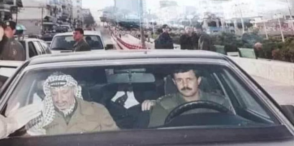 أبو مغصيب "الشبل" برفقة الرئيس الفلسطيني الراحل ياسر عرفات