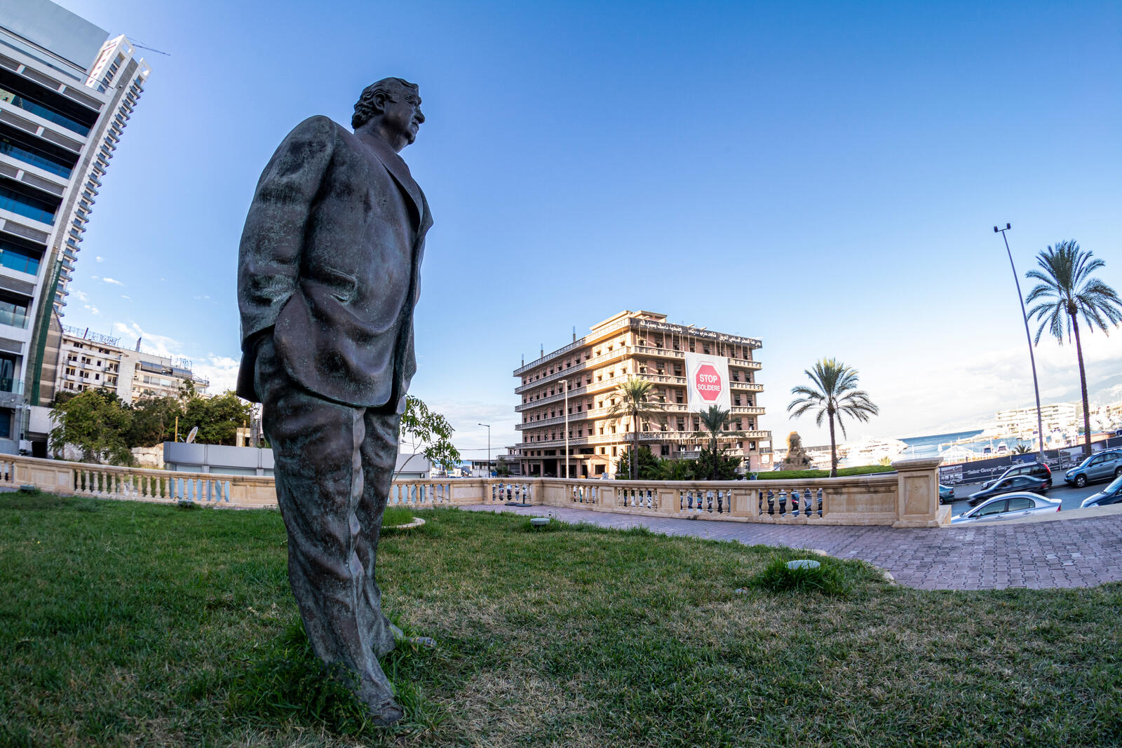 تمثال رفيق الحريري في بيروت