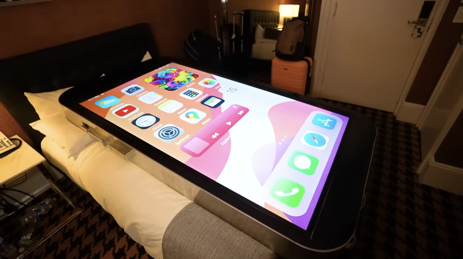 YouTuber builds the biggest iPhone in the world Al Bawaba