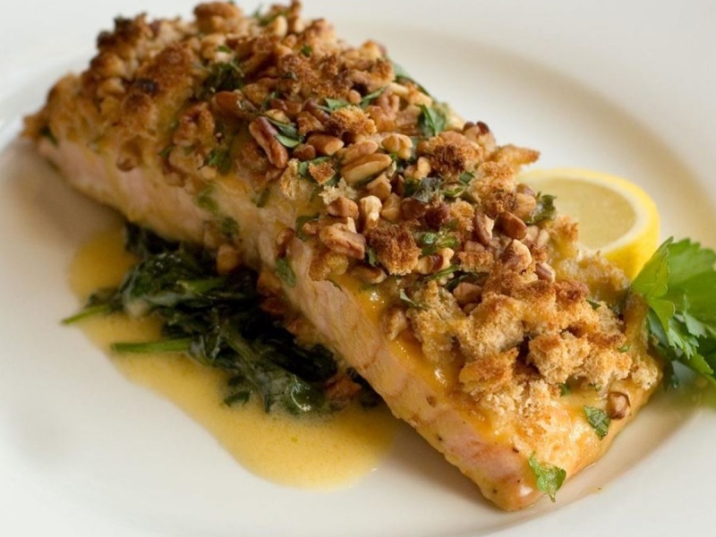 مطبخ رمضان: سلمون مع بيكان مقرمش