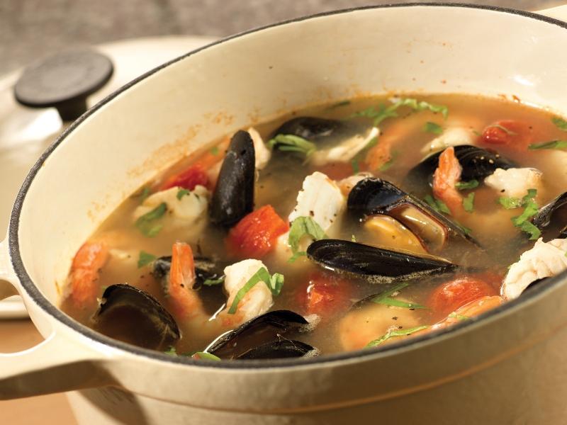 وصفات احتفالية: شوربة ​المأكولات البحرية الفاخرة