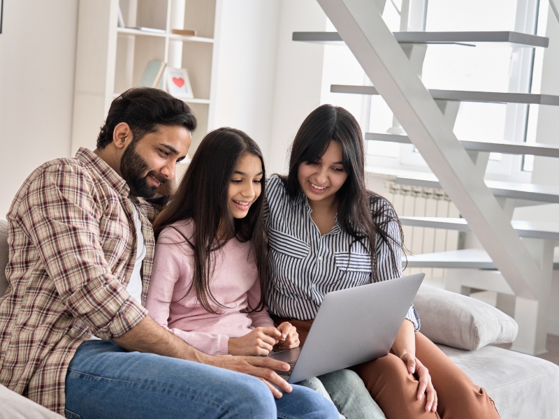 5 تقنيات تربية إيجابية لدعم نمو واستقلالية الطفل