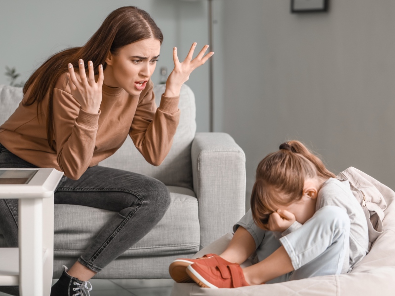 هل أنت والد متسلط ؟ احذر هذه المؤشرات