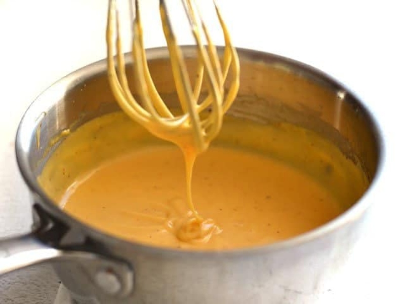 وصفة صلصة جبن الناتشو الغنية من المطبخ المكسيكي