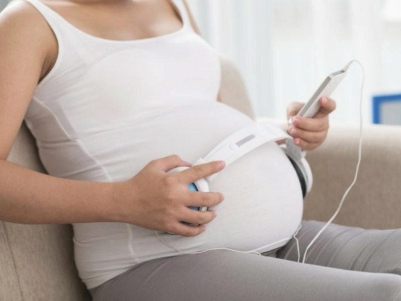 طبيب البوابة: فوائد الموسيقى المدهشة أثناء الحمل