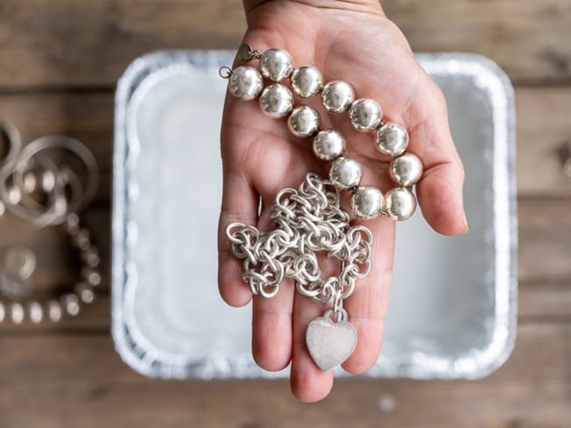 كيفية تلميع الفضة في البيت