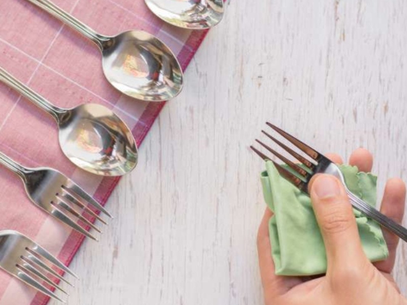 كيفية تلميع الفضة في البيت