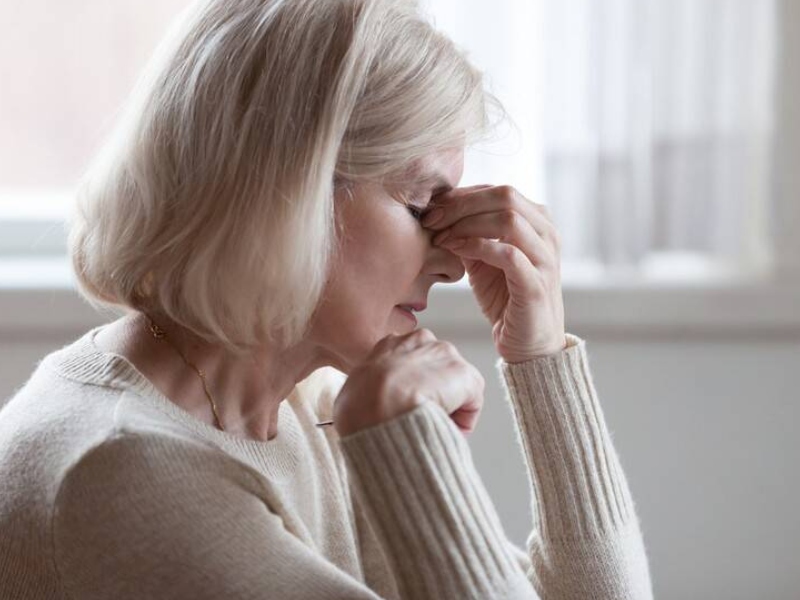 طبيب البوابة: ما الفرق بين الخرف والزهايمر؟