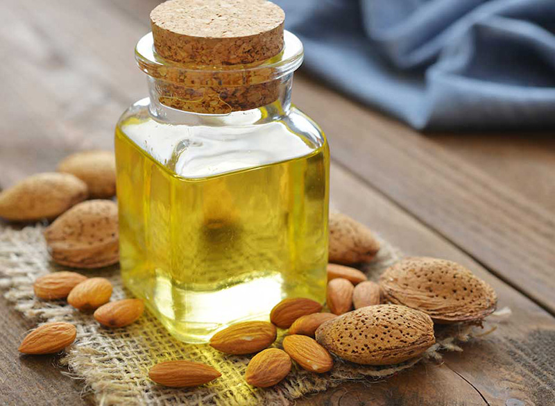 بعض الأسئلة الشائعة عن زيت اللوز الحلو