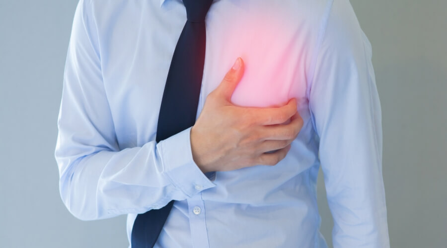سبب خروج سائل شفاف من الثدي عند الضغط عليه للرجال