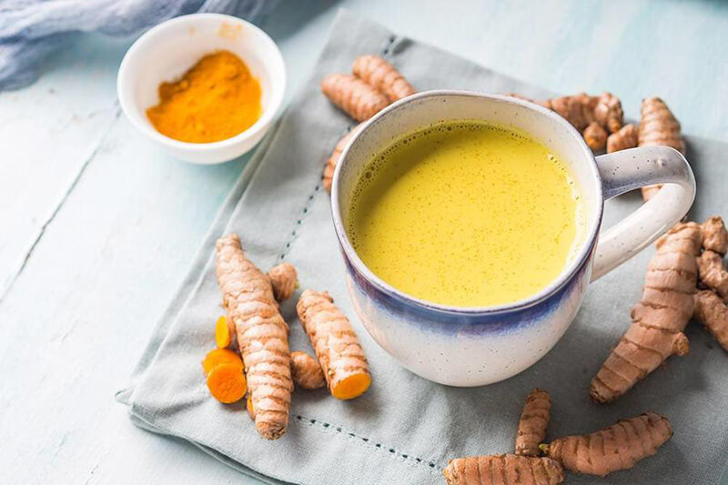 فوائد الكركم مع الحليب للنساء