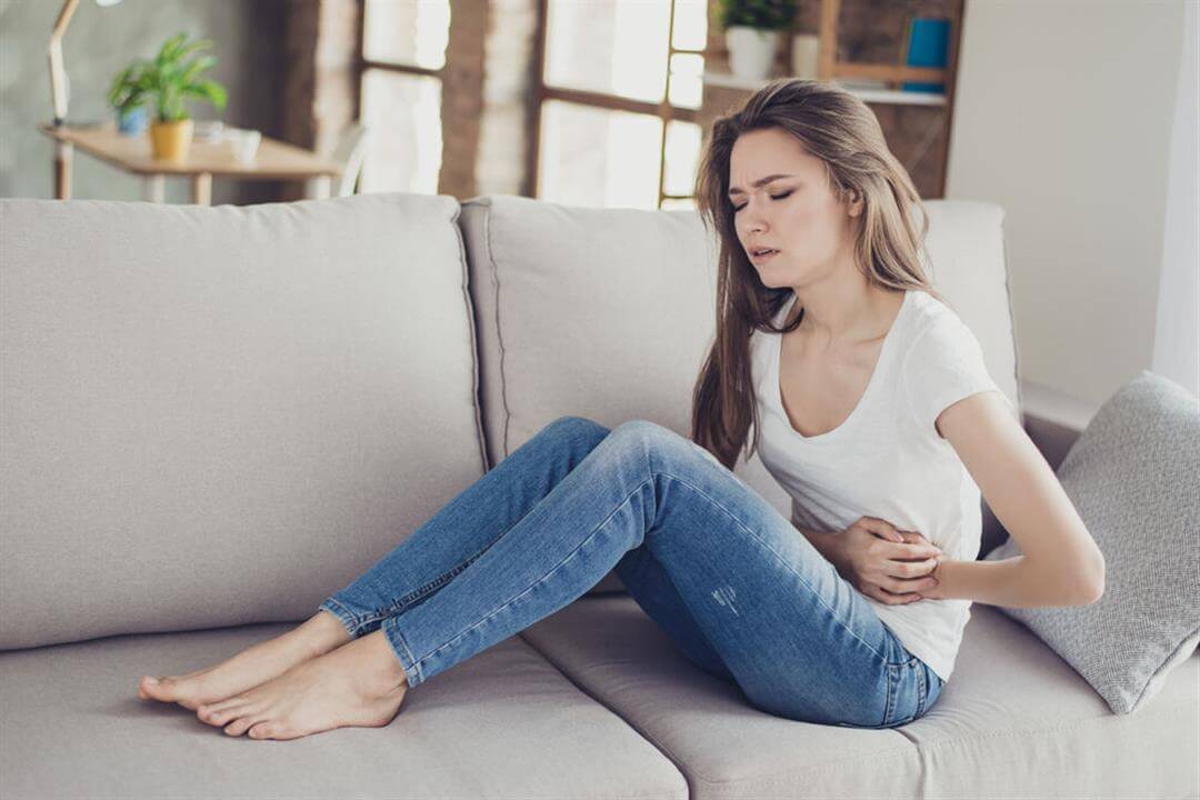 لماذا تكثر الإفرازات البيضاء مع تأخر الدورة
