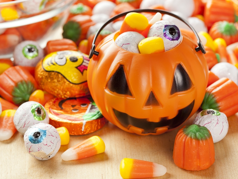 أفكار من الكاندي لتزيين مائدتك في عيد الهالوين